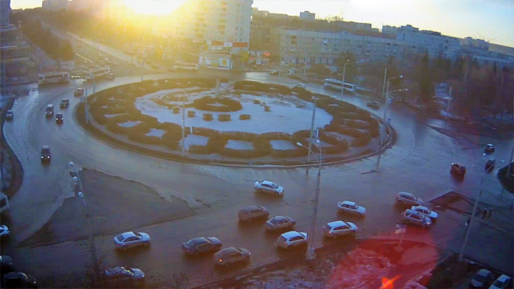 Перекрёсток б-р Строителей - пр. Ленина